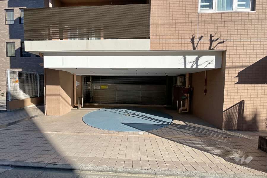 敷地内駐車場（屋内機械式）