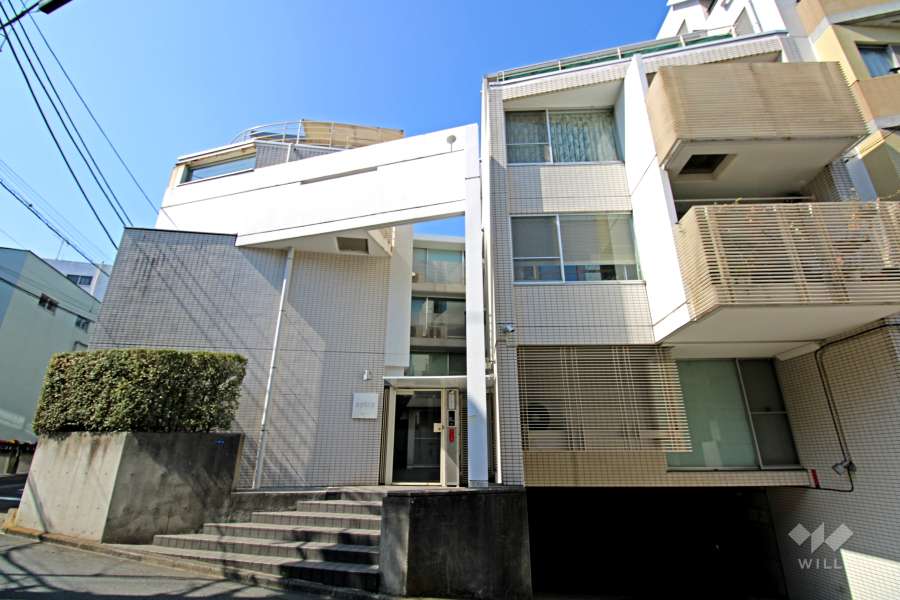 アピカ代々木上原の外観（東側から）