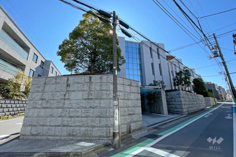 グランドヒルズ代々木上原の外観（北側から）