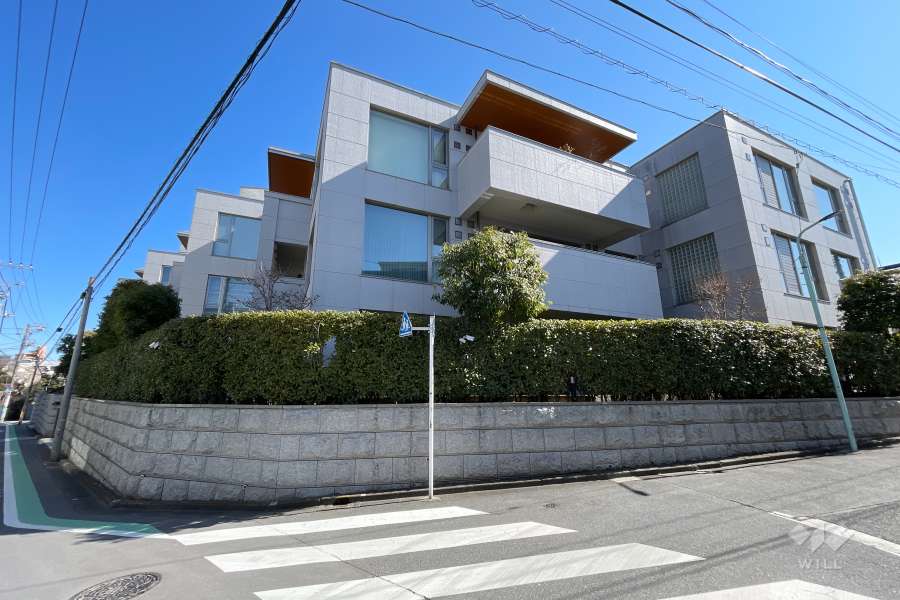 グランドヒルズ代々木上原の外観（北西側から）