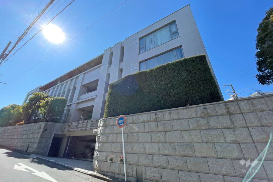 グランドヒルズ代々木上原の外観（北東側から）