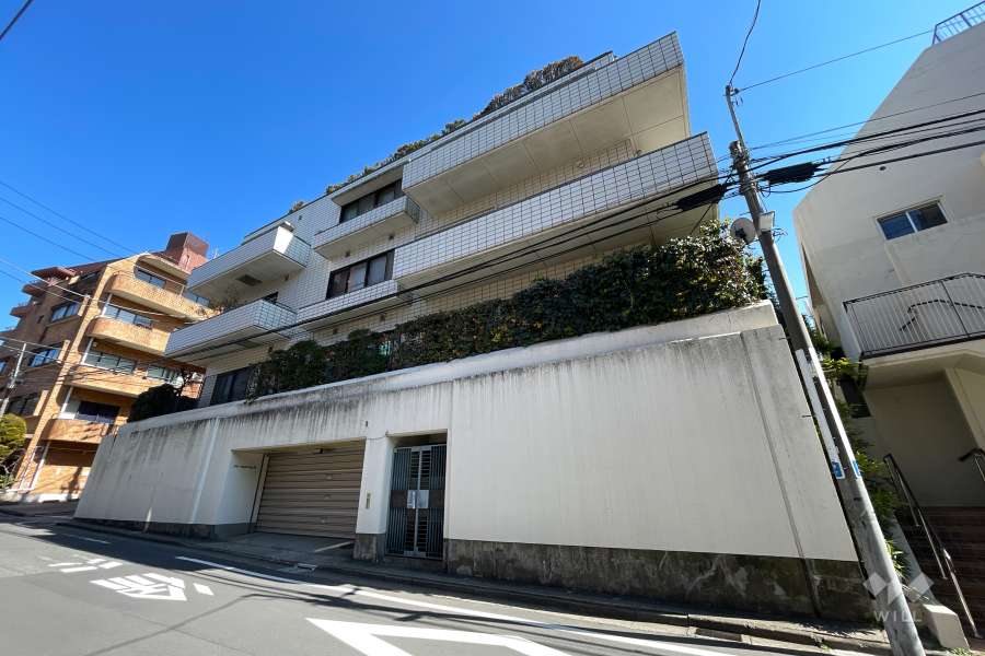 クレール代々木上原の外観（西側から）