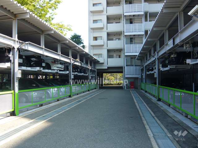 敷地内駐車場（屋外屋根付き機械式）