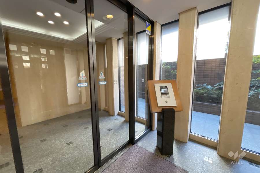 エントランス内オートロッは付きです。