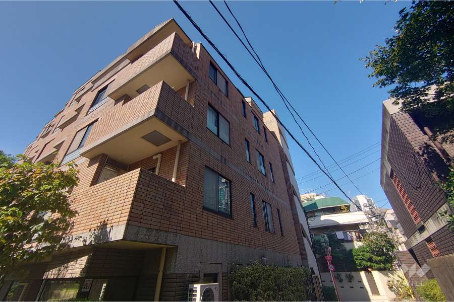 ジェイパーク渋谷東の外観（南東側から）