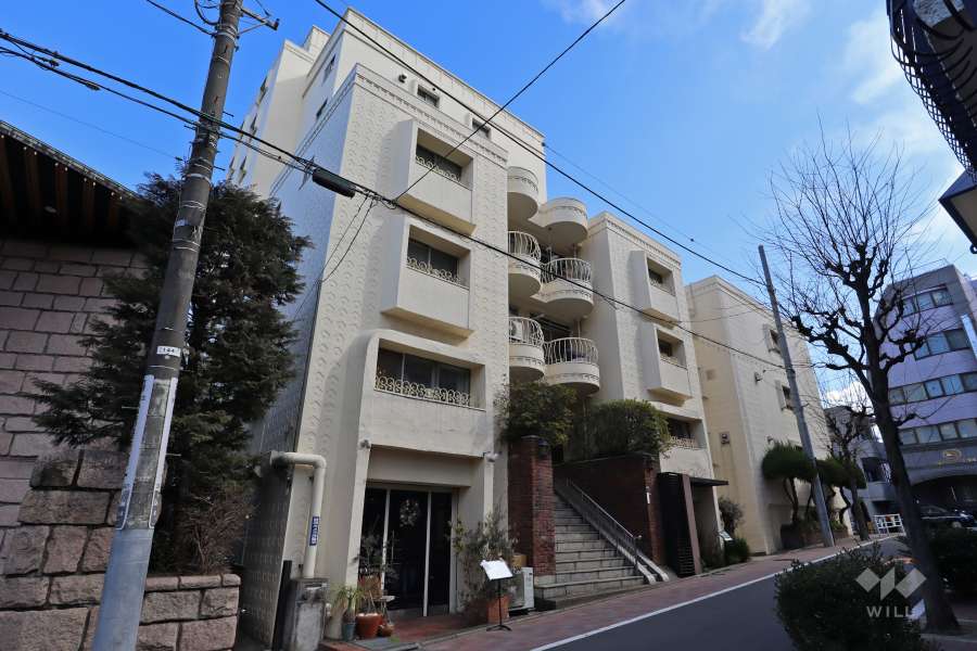 シャンボール松濤の外観（西側から）