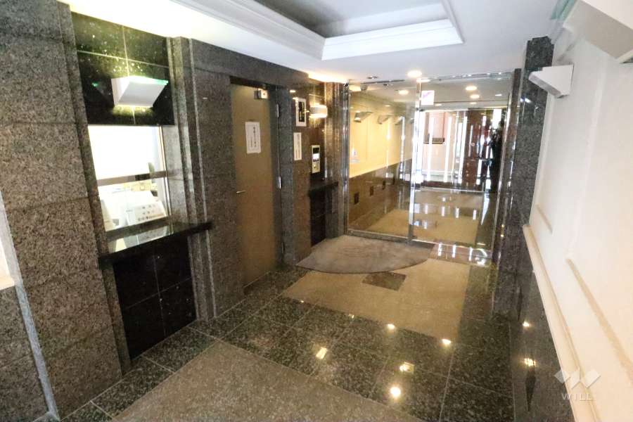 エントランスはオートロック付きです。