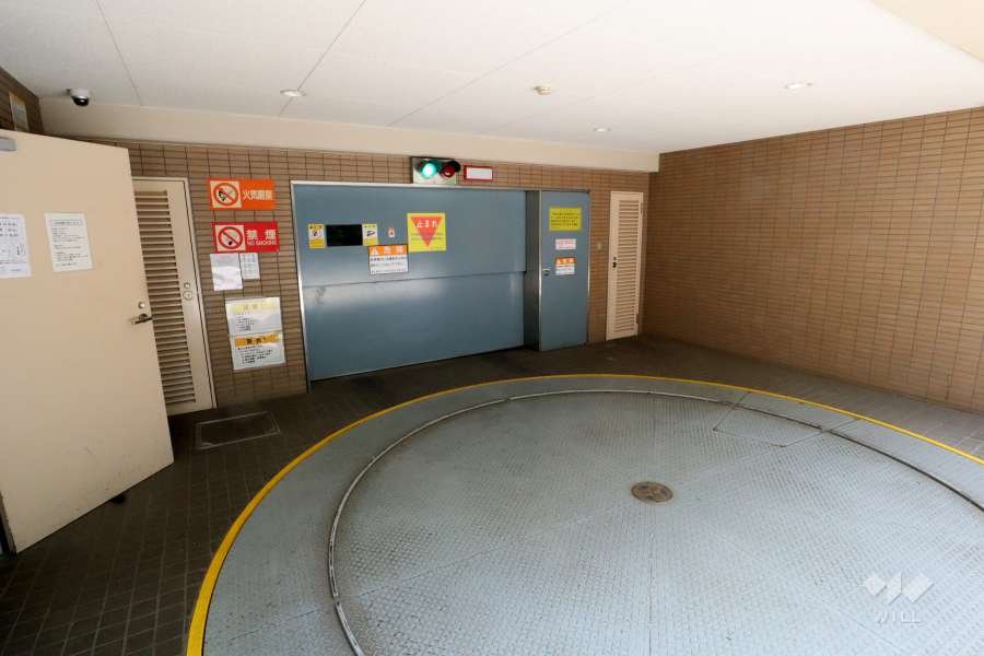 敷地内駐車場（屋内機械式）