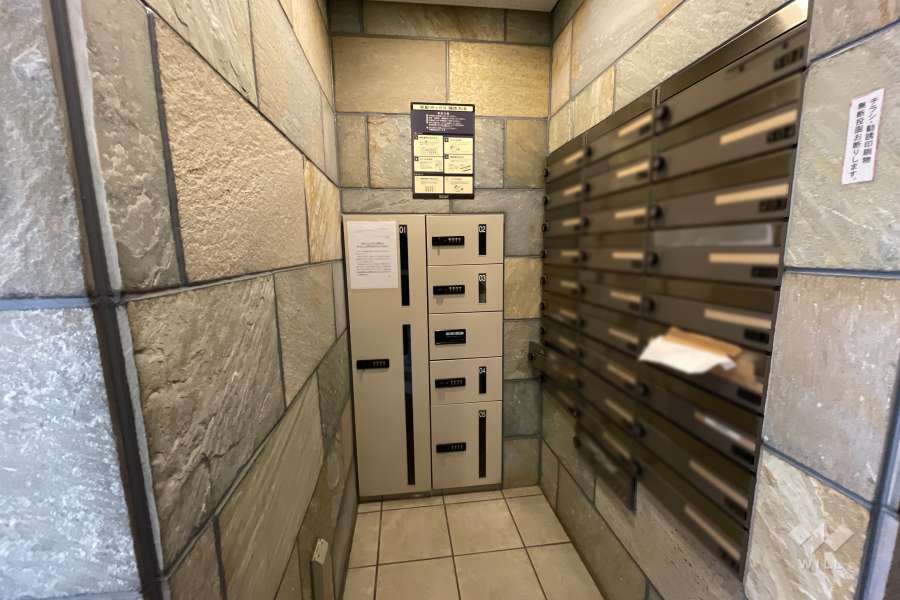 宅配ボックスと集合ポスト