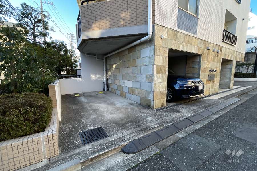 敷地内駐車場（屋外平面式・屋内平面式）