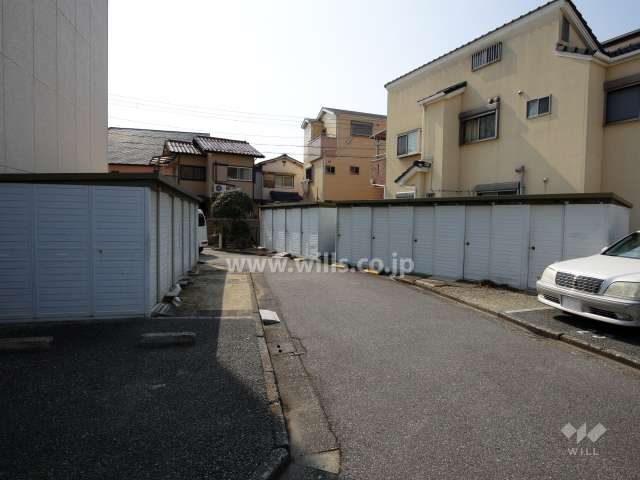 敷地西側にある倉庫（トランクルーム）