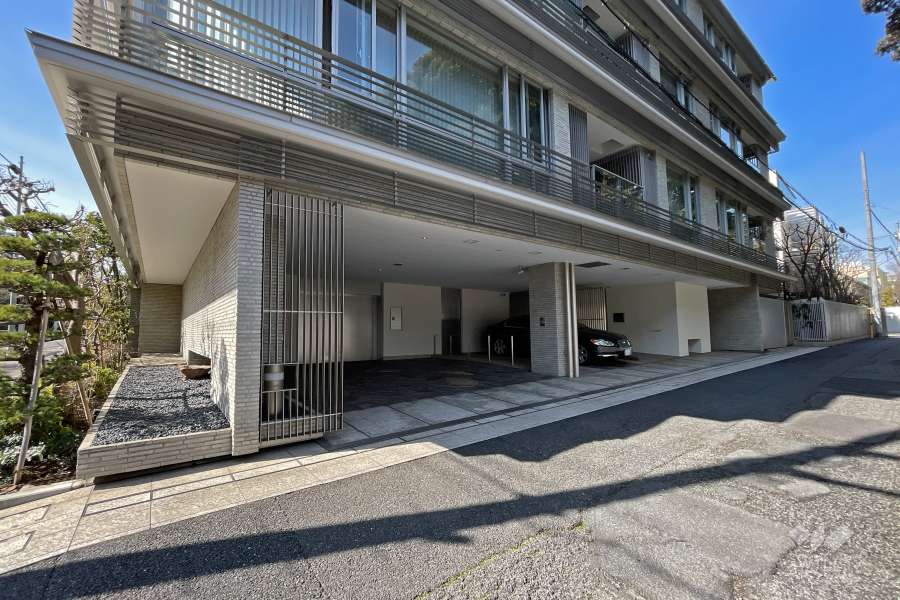 敷地内駐車場（屋内平面式、屋内機械式）