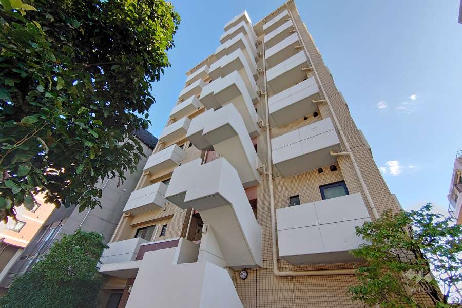 ハイローズ代々木上原の外観（北西側から）