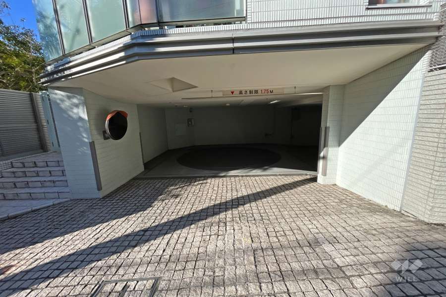 駐車場の出入り口