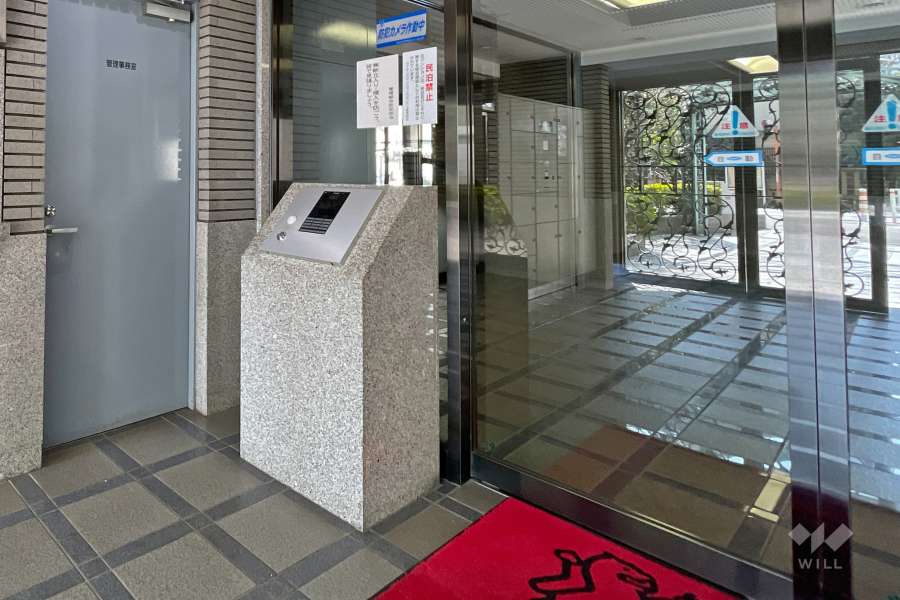 エントランスはオートロック付きです。