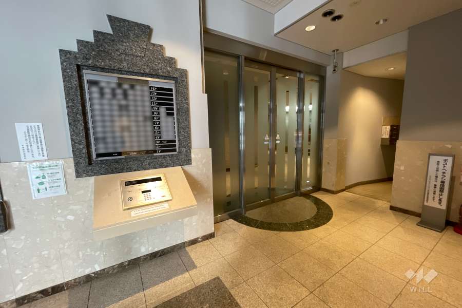 エントランスはオートロック付きです。