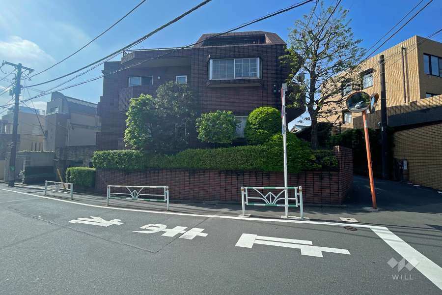 ロワイヤル松濤の外観（北西側から）