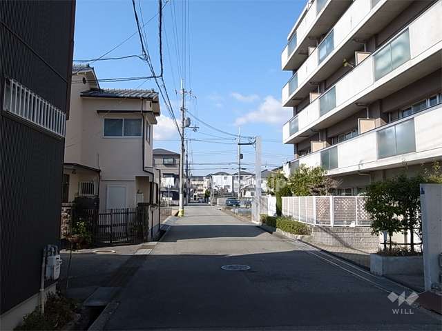 敷地南側の前面道路