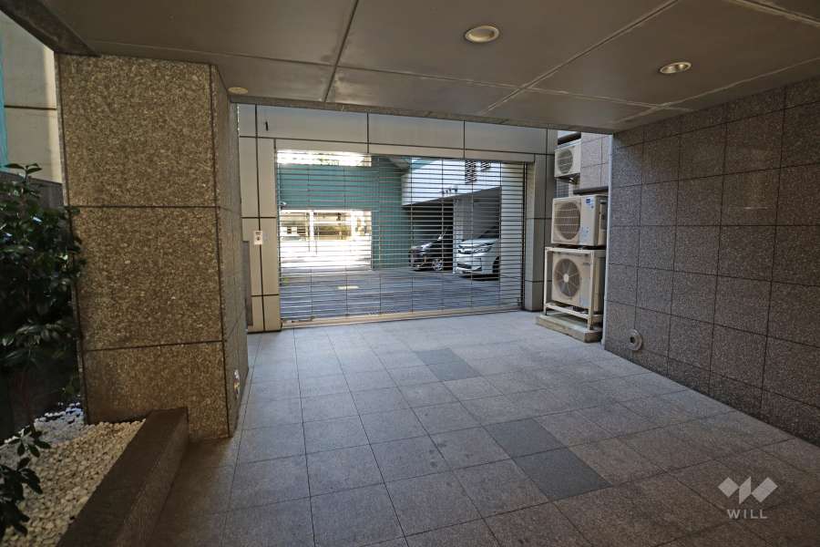 駐車場の出入り口（リングシャッター付き）