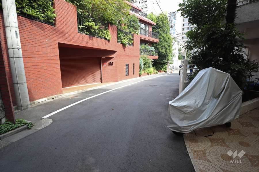 敷地北東側の前面道路