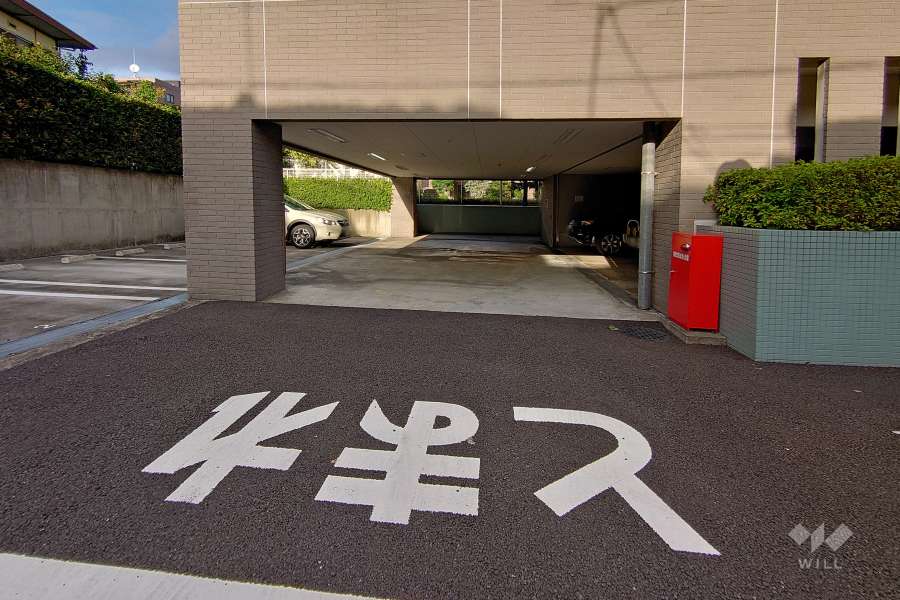 駐車場の出入り口