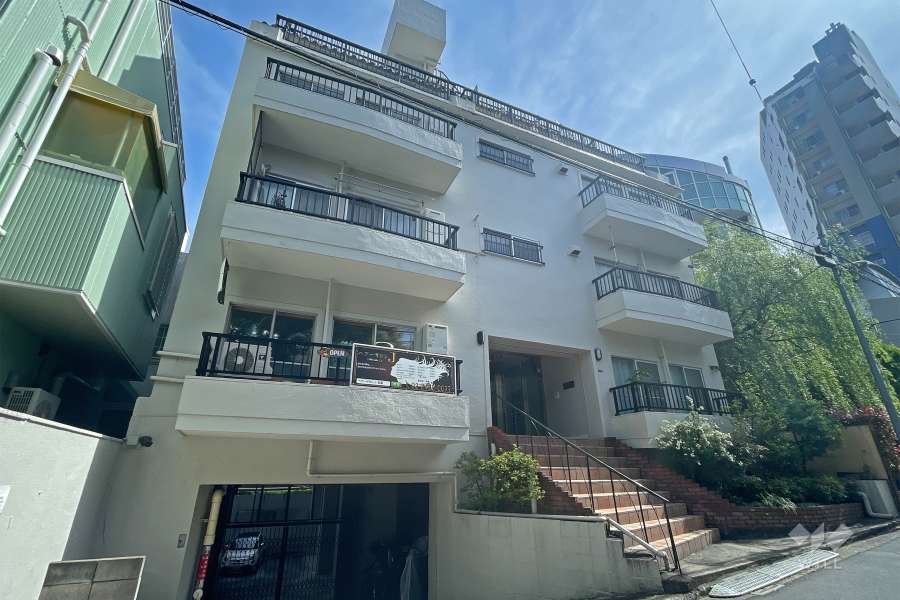 松濤マンションの外観（北側から）