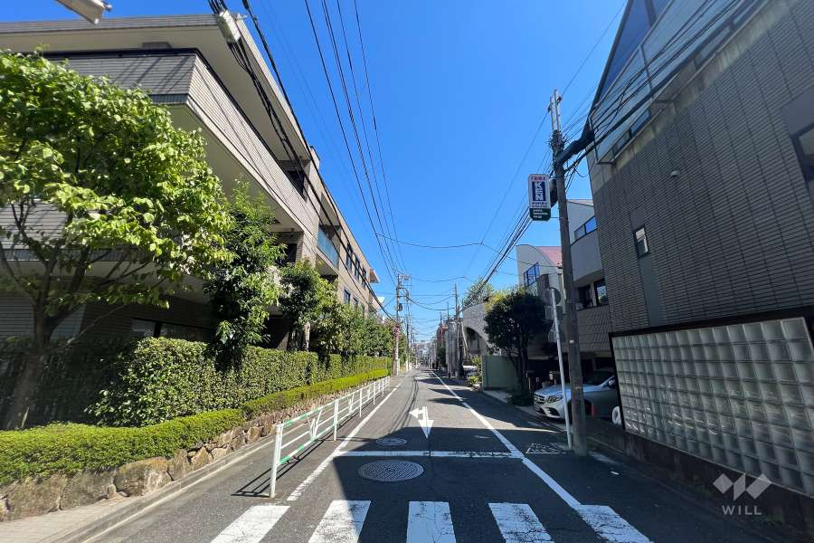 敷地南西側の前面道路