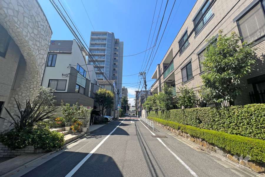 敷地南西側の前面道路
