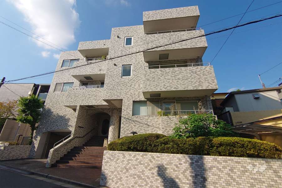 松濤ロイアルハイツの外観（南東側から）　