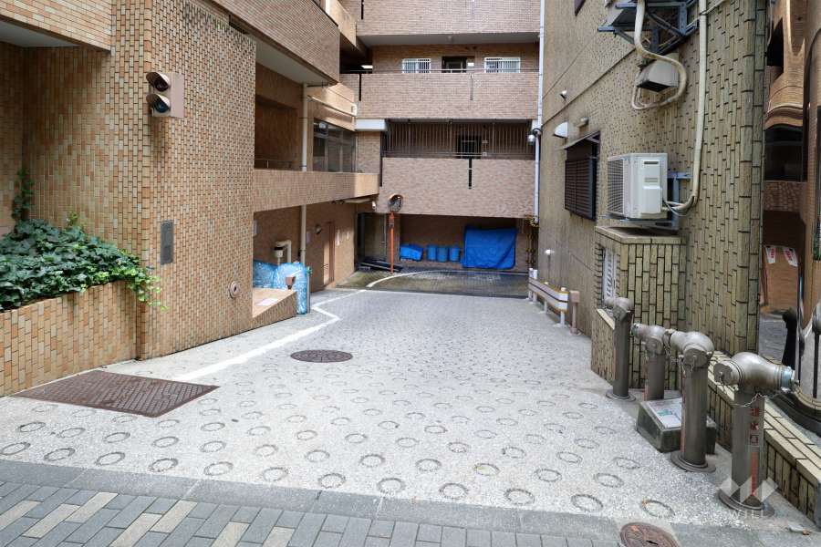 駐車場の出入り口