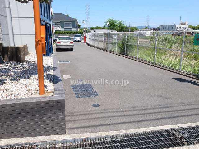 駐車場出入り口