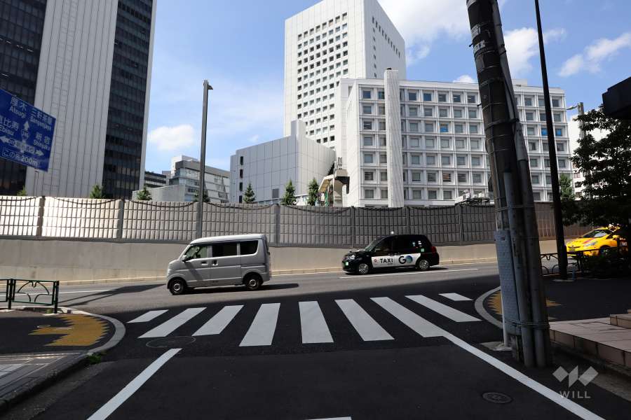 敷地北西側の前面道路