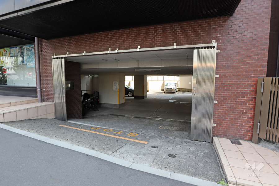 駐車場の出入り口