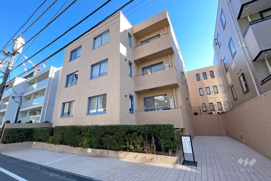 アピカ原宿セデューの外観(南西側から）