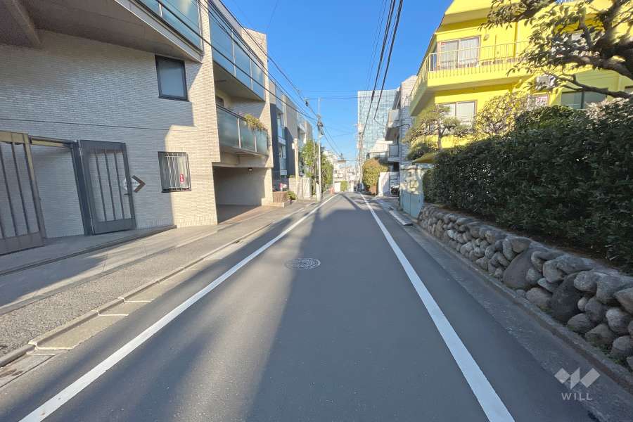 敷地北東側の前面道路