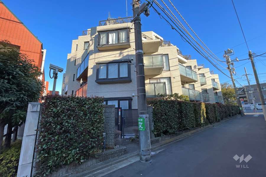 インペリアル表参道の外観(南側から）