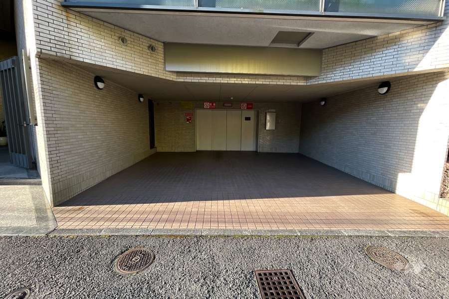 敷地内駐車場（屋内平面式）