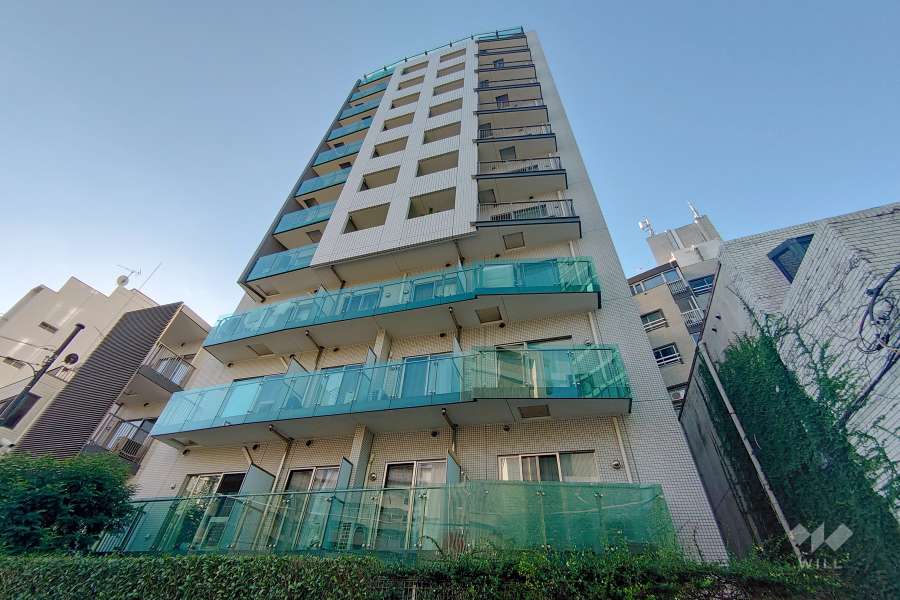 グランスイート神宮前の外観（南東側から）