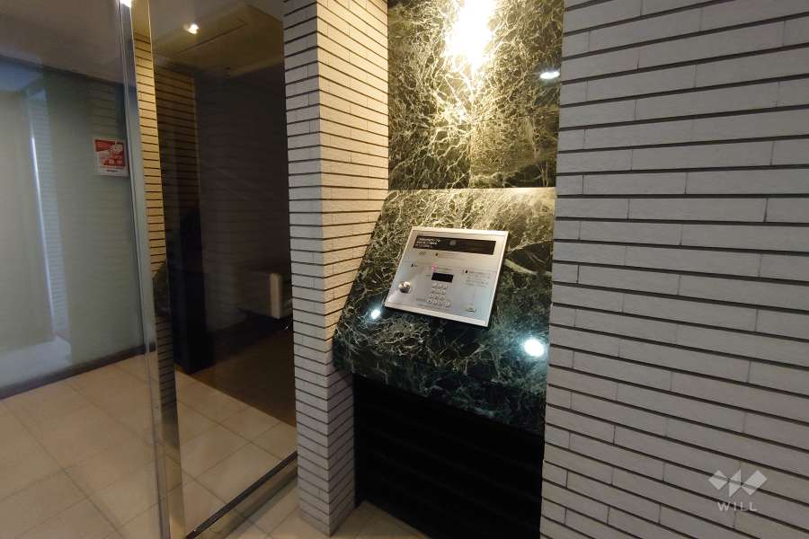 エントランスはオートロック付きです。