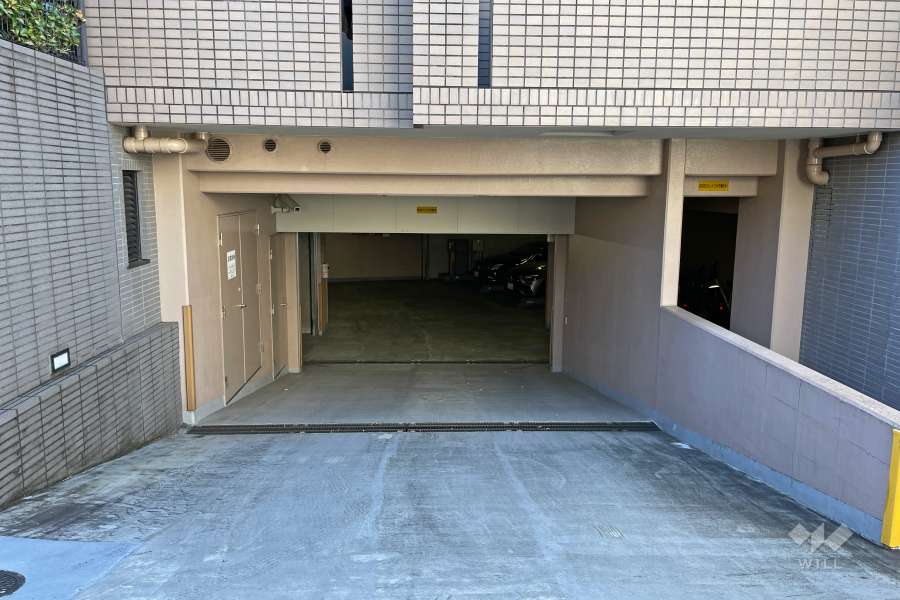 駐車場の出入り口・敷地内駐車場（屋内平面式）