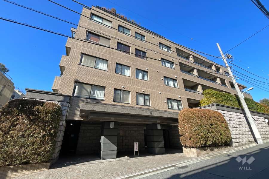 ディアナガーデン神宮前の外観(南東側から）