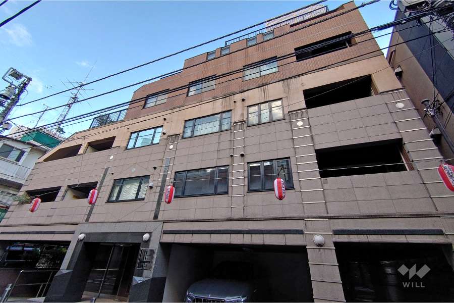 トゥールロワイヤル神宮前の外観（南西側から）