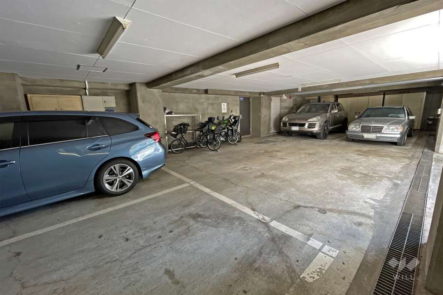 敷地内駐車場（屋内平面式）