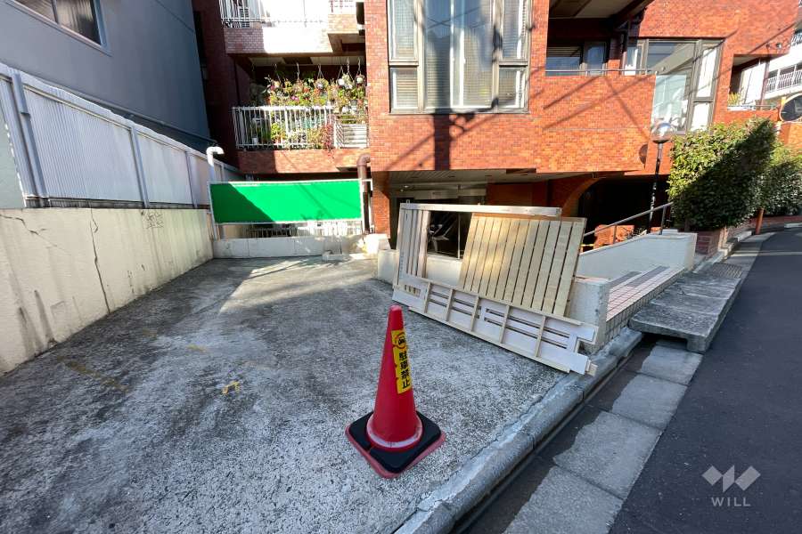 敷地内駐車場（屋外平面式）