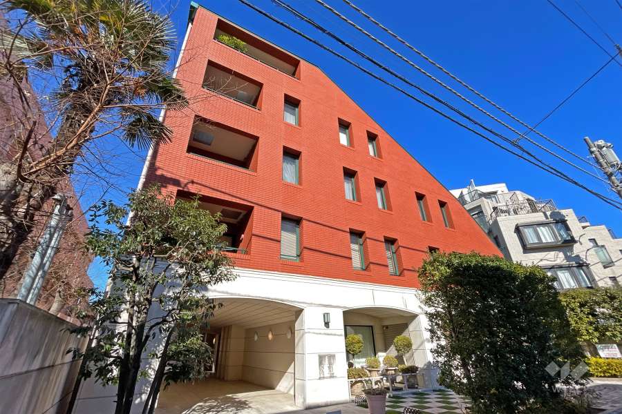 ペアシティ表参道の外観（南西側から）