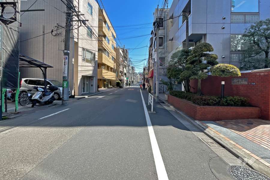 敷地北側前面道路