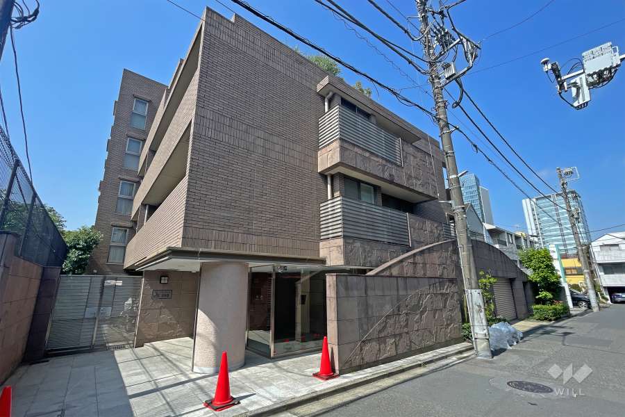 ロワヴェール表参道の外観（北東側から）