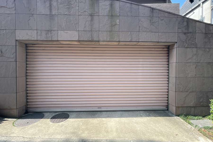 駐車場の出入り口