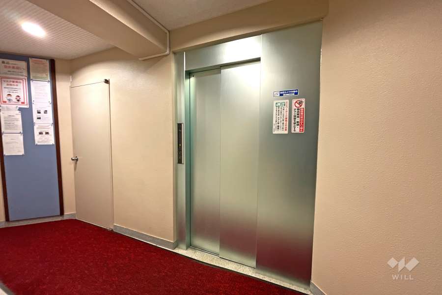 共用エレベーター