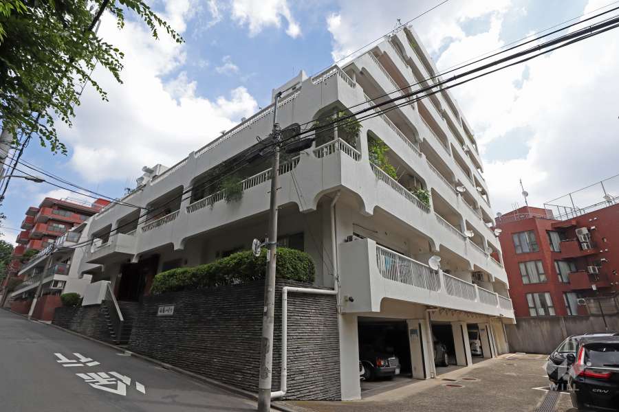 向陽ハイツの外観（南西側から）